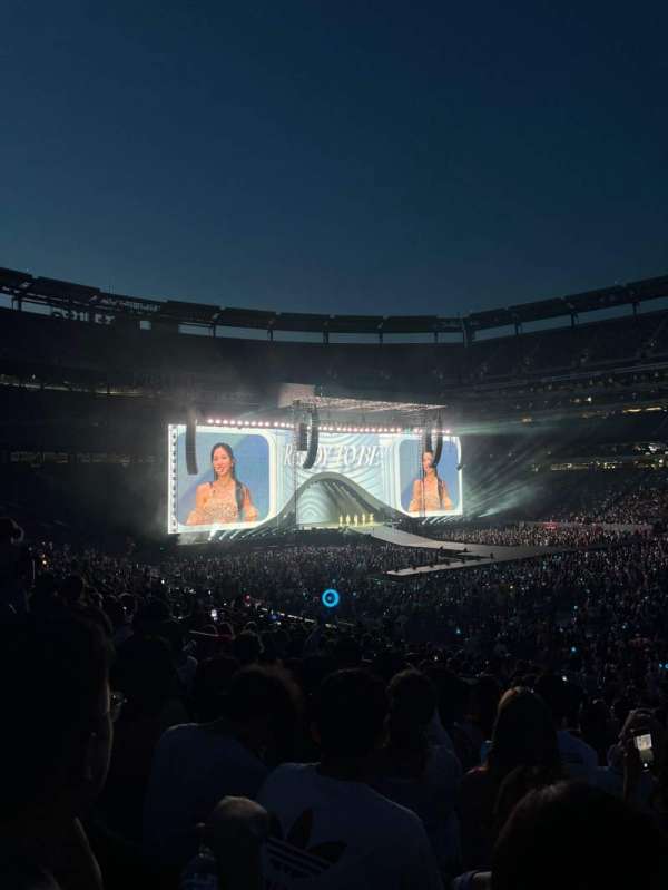 MetLife Stadium, section: 135, row: 28, seat: 21