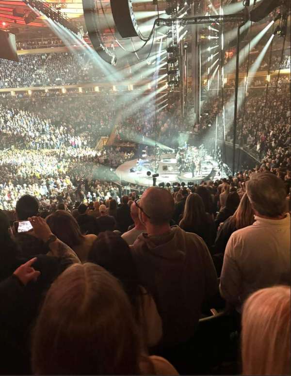 Madison Square Garden, section: 109, row: 22, seat: 16