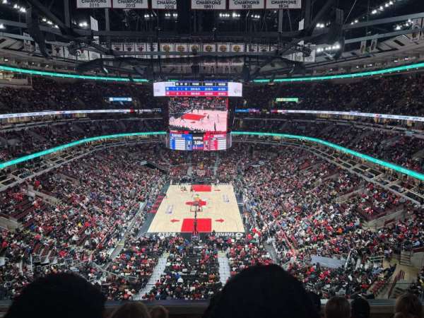 United Center, section: 309, row: 5, seat: 1