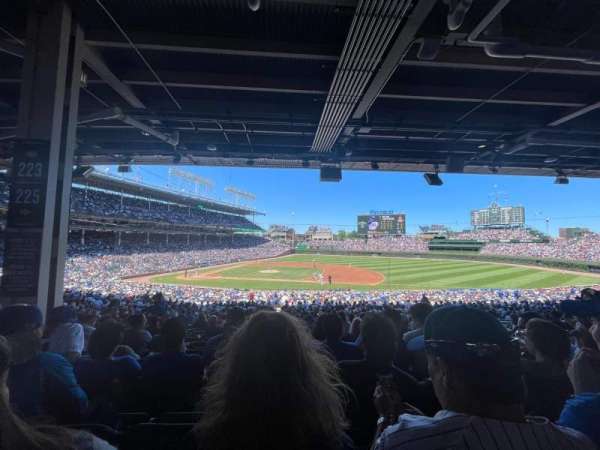 Wrigley Field, section: 225, row: 11, seat: 9