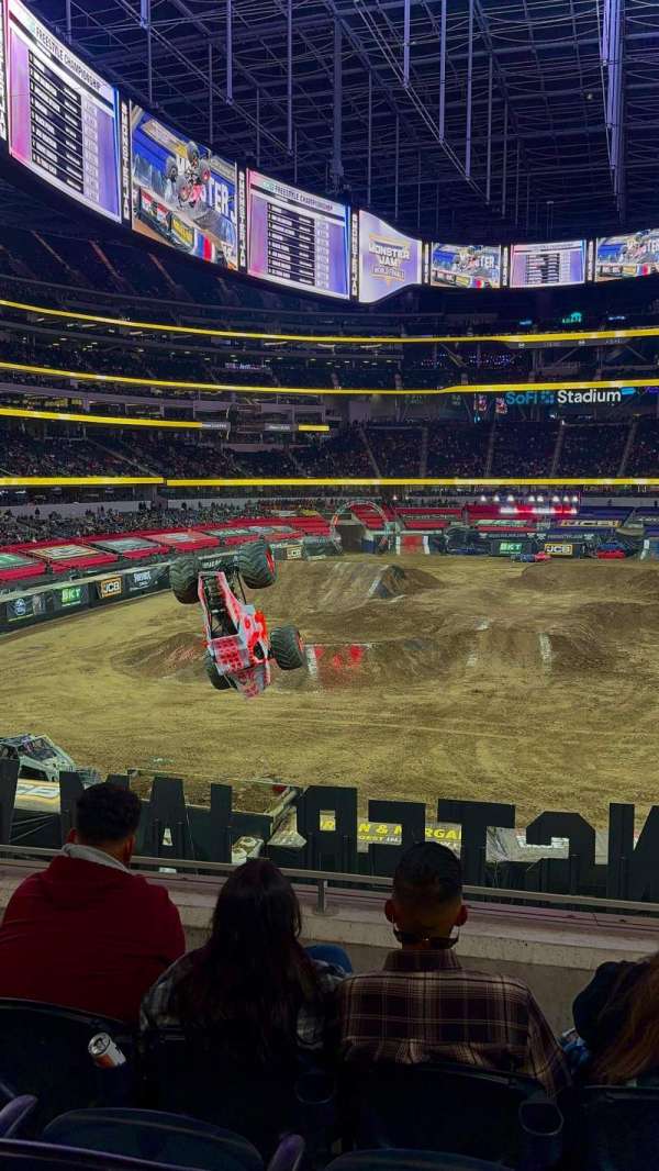 SoFi Stadium, section: 208, row: 4, seat: 4