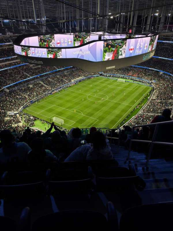 SoFi Stadium, section: 529, row: 17, seat: 6