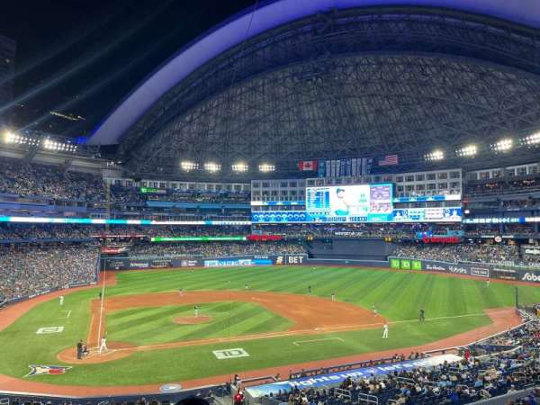 Rogers Centre, section: 221A, row: 6, seat: 1