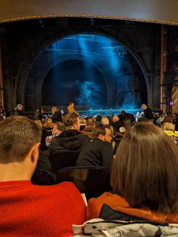 Lunt-Fontanne Theatre, section: Orchestra C, row: R, seat: 109