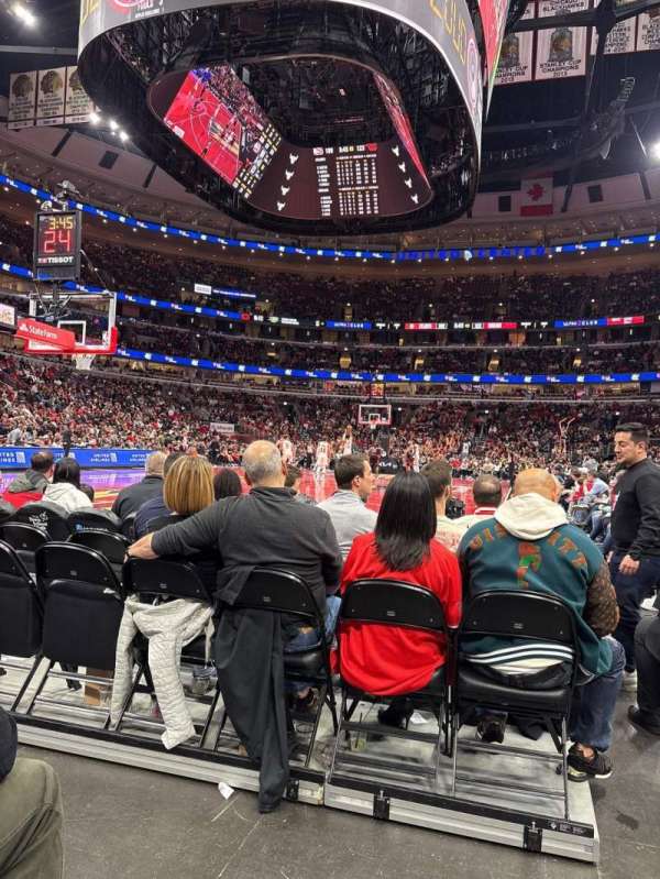 United Center, section: 116, row: B, seat: 2
