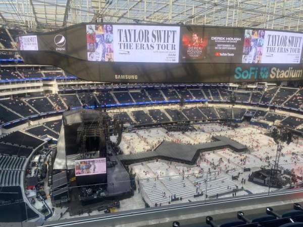 SoFi Stadium, section: 409, row: 4, seat: 10