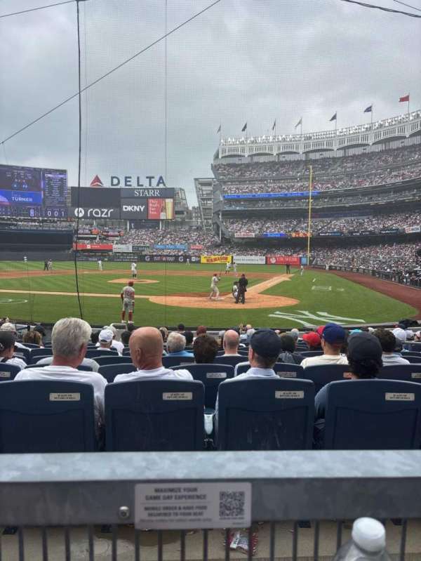 Yankee Stadium, section: 121B, row: 1, seat: 1