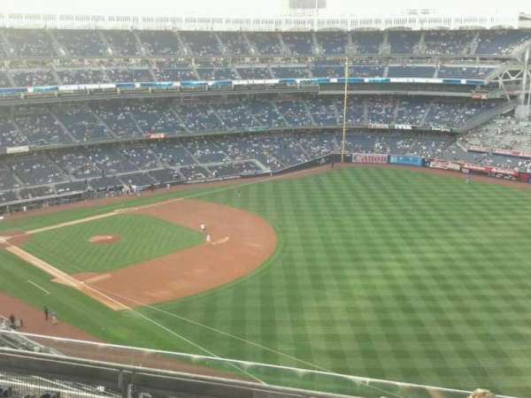 Yankee Stadium, section: 410, row: 5, seat: 4