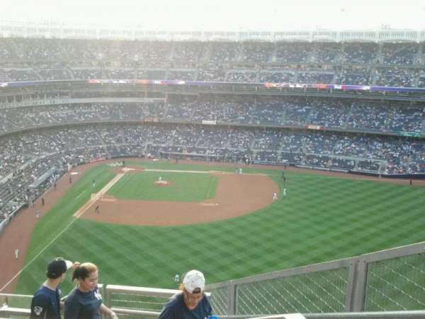 Yankee Stadium, section: 405, row: 7, seat: 2