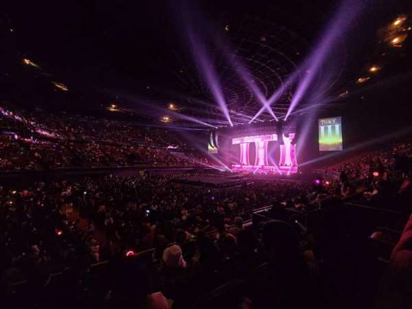 Kia Forum, section: 106, row: 5, seat: 4