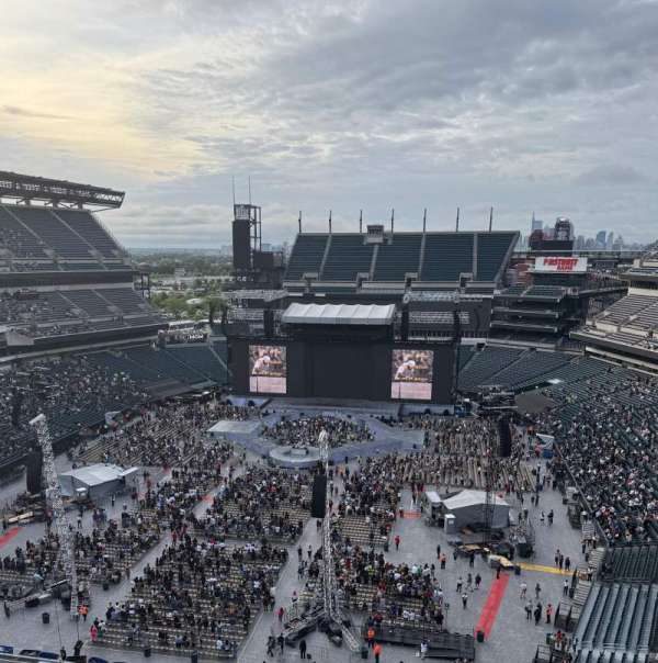Lincoln Financial Field, section: 214, row: 7, seat: 10