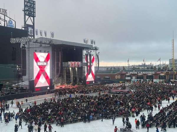 Oracle Park, section: 229, row: B, seat: 11