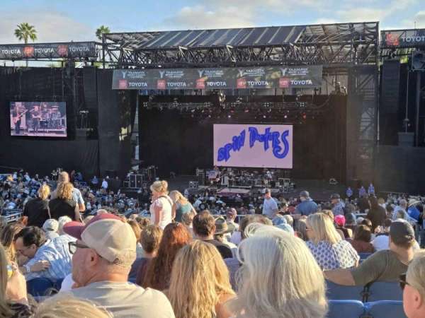 Pacific Amphitheatre, section: 6, row: Q, seat: 1