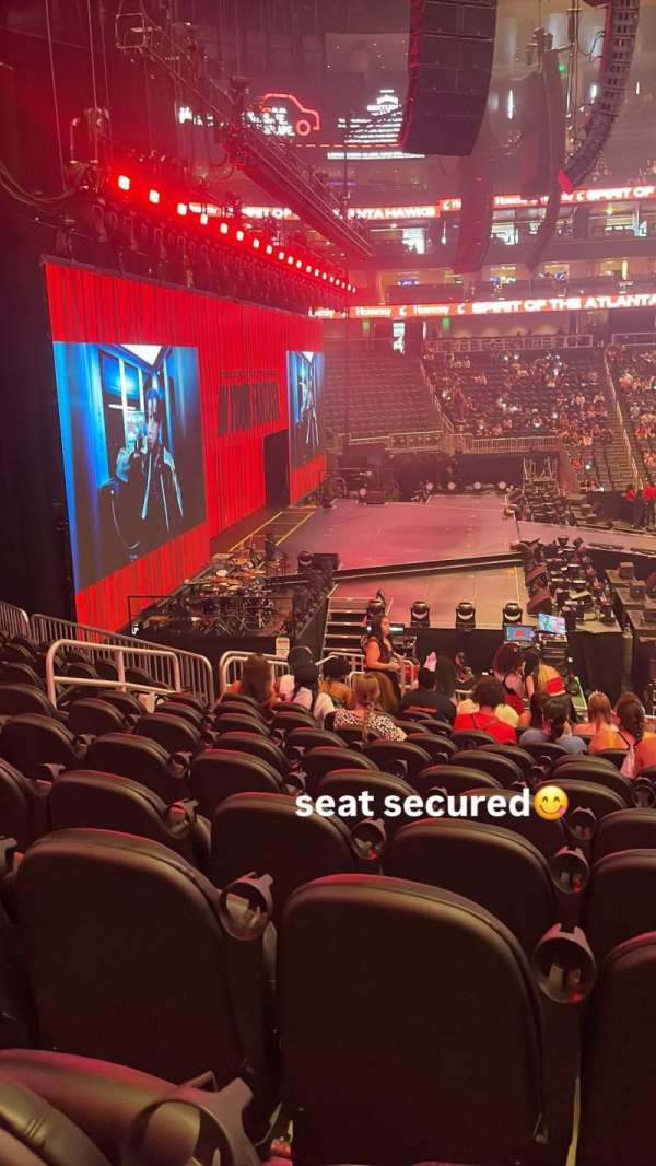 State Farm Arena, section: 121, row: V, seat: 13