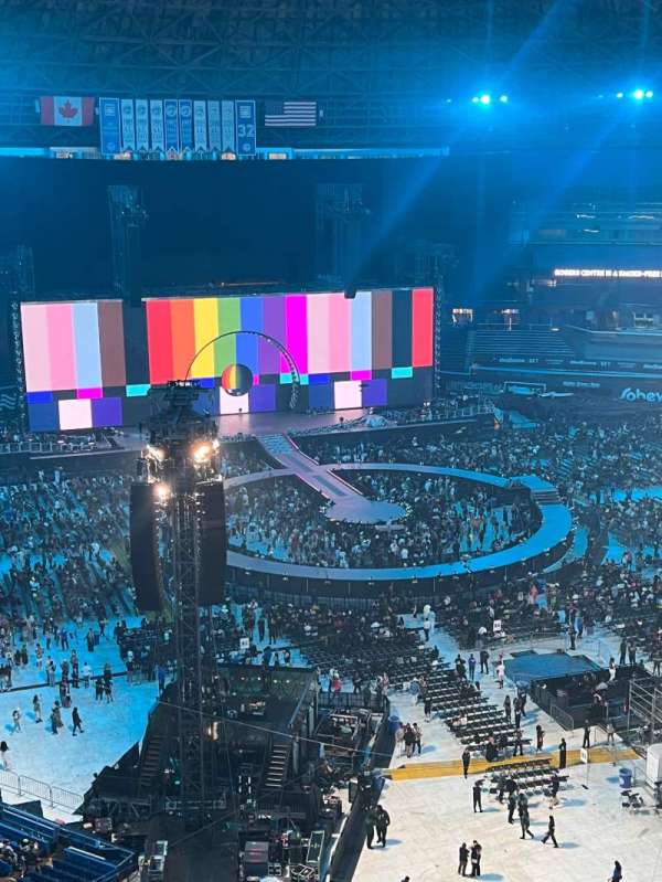 Rogers Centre, section: 527, row: 12, seat: 17
