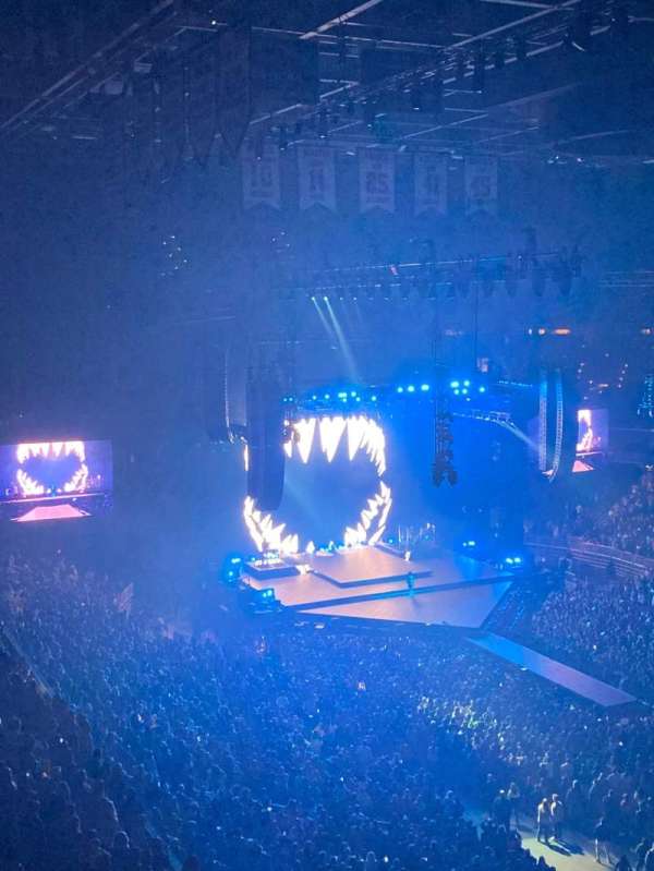 Capital One Arena, section: 404, row: B, seat: 11