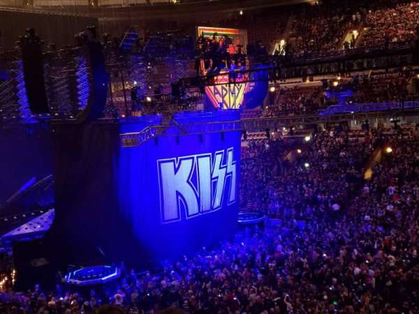 United Center, section: 216, row: 5, seat: 14