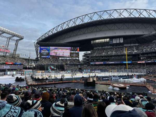 T-Mobile Park, section: 137, row: 22, seat: 3
