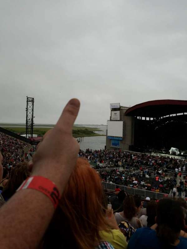 Jones Beach Theater, section: 202, row: EE, seat: 15