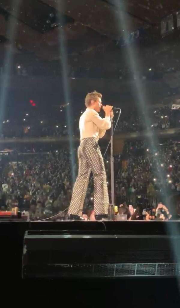 Madison Square Garden, section: cherry pit, row: barricade/1