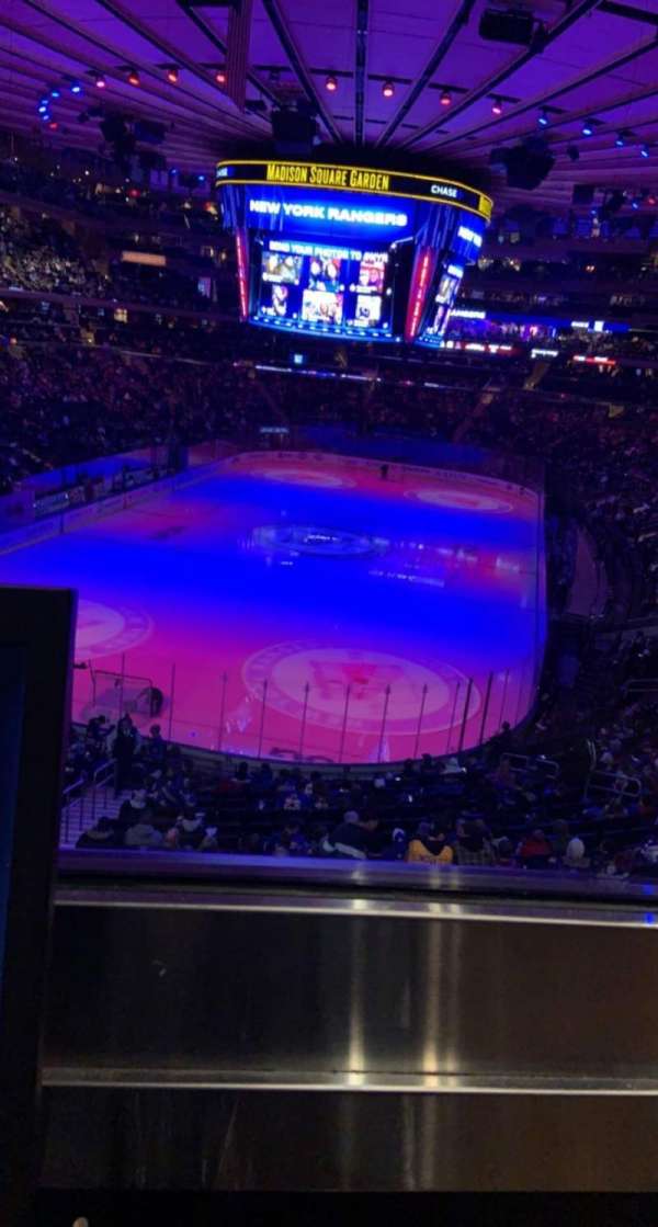 Madison Square Garden, section: 218, row: 1, seat: 22