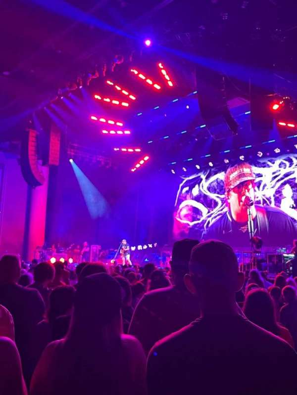 Lakewood Amphitheatre, section: 101, row: V, seat: 19