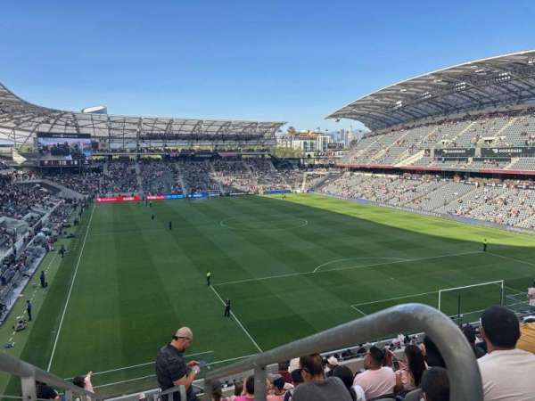 BMO Stadium, section: 224, row: L, seat: 27