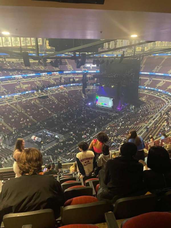 United Center, section: 305, row: 17, seat: 17