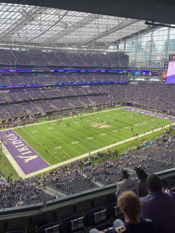 U.S. Bank Stadium, section: 317, row: D, seat: 19