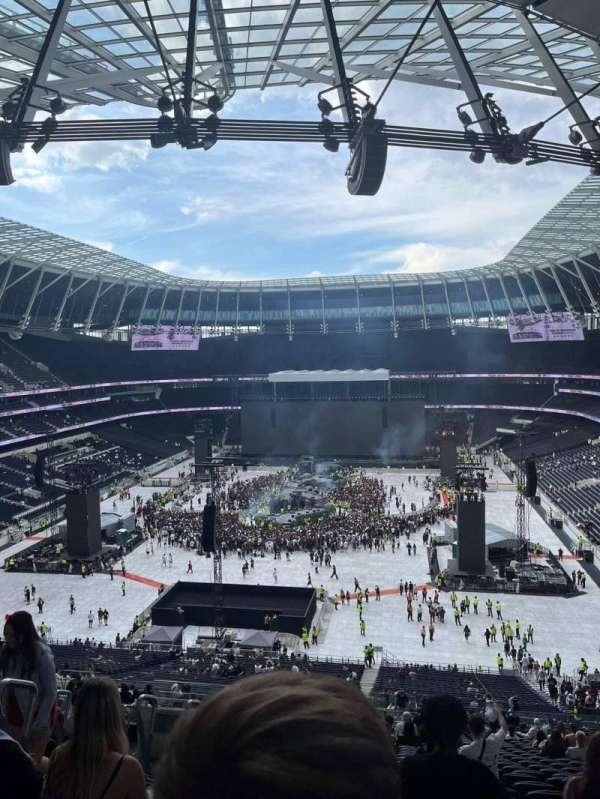 Tottenham Hotspur Stadium, section: 451, row: 64, seat: 176