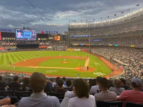 Yankee Stadium, section: 222, row: 8, seat: 4
