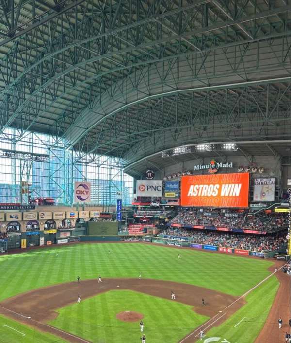 Daikin Park, section: 318, row: 3, seat: 7