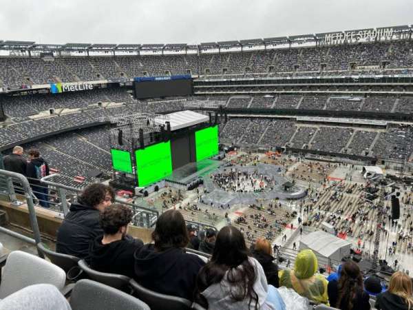 MetLife Stadium, section: 336, row: 13, seat: 18