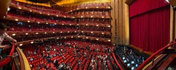 Metropolitan Opera House - Lincoln Center, section: Grand Tier Box 32, row: 1, seat: 3
