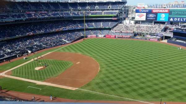 Yankee Stadium, section: 413, row: 1, seat: 5