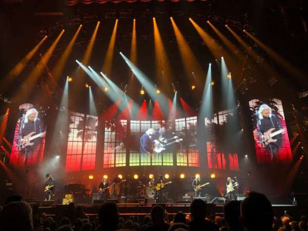 Capital One Arena, section: Floor 2, row: L, seat: 7