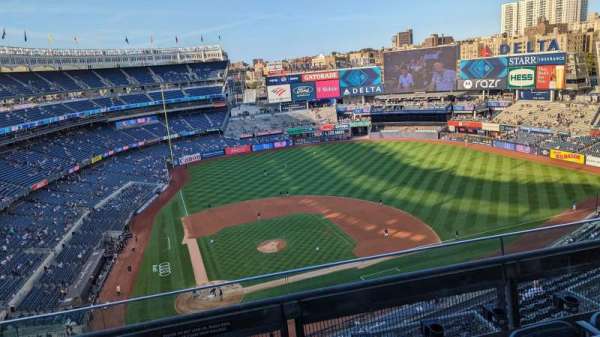 Yankee Stadium, section: 418, row: 3, seat: 8