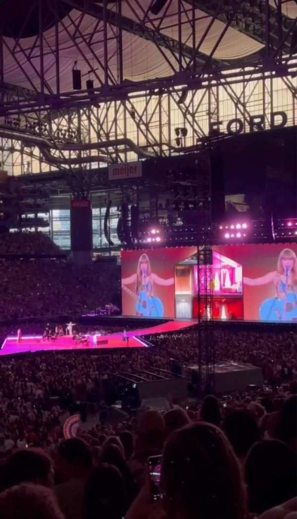 Ford Field, section: 122, row: 32, seat: 16