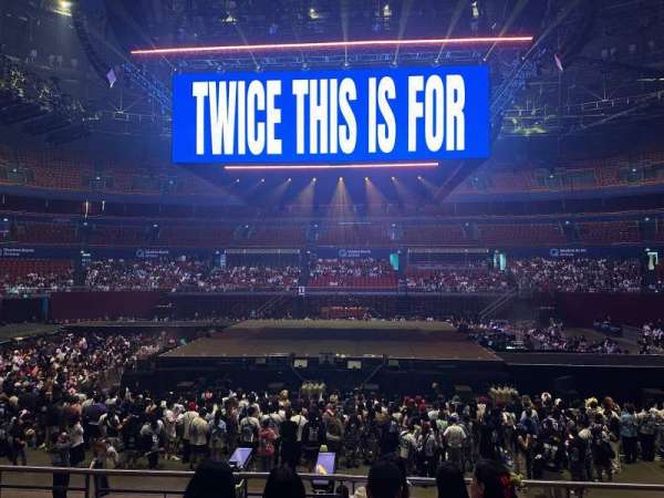 Qudos Bank Arena, section: 10, row: E, seat: 220