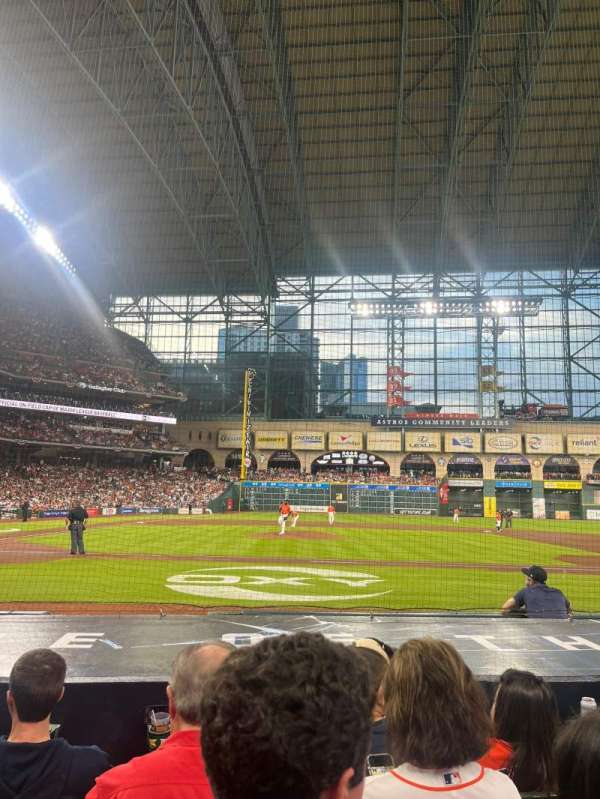 Daikin Park, section: 124, row: 8, seat: 13