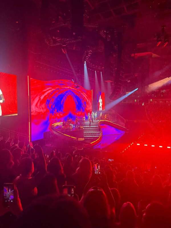 State Farm Arena, section: 121, row: T, seat: 1