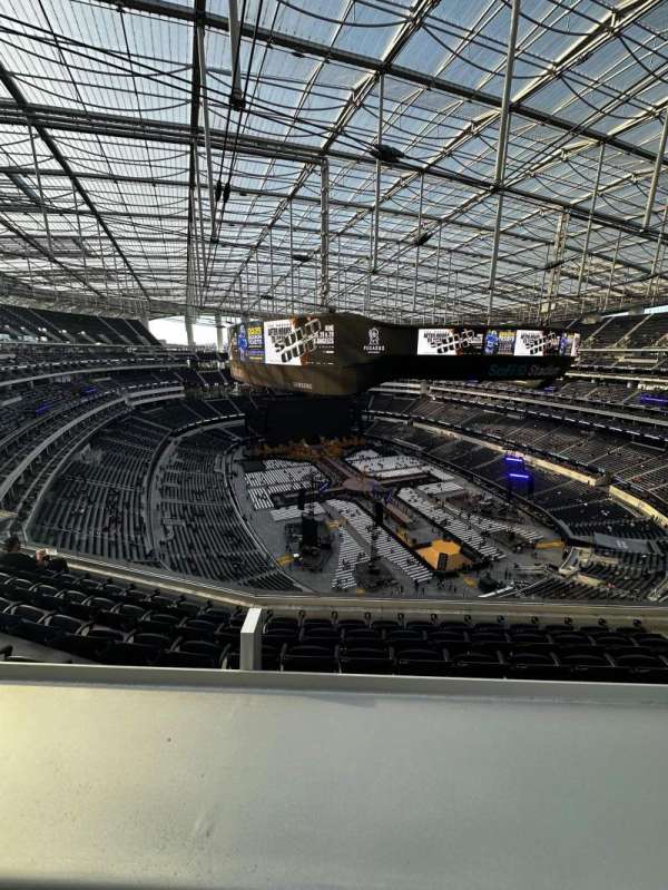 SoFi Stadium, section: 523, row: 3, seat: 8