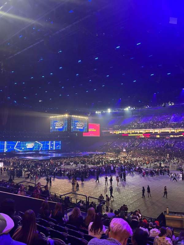 Paris La Défense Arena, section: 106, row: 25, seat: 48