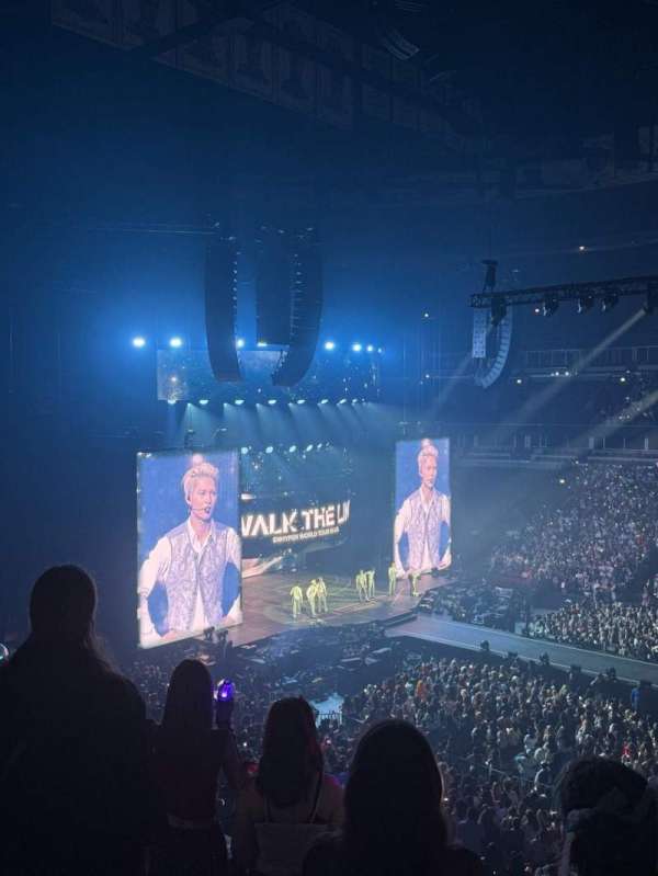 United Center, section: 217, row: 4, seat: 2