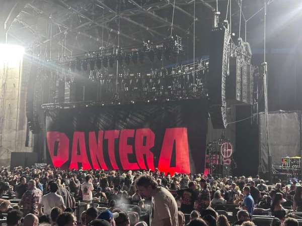 Jones Beach Theater, section: E, row: OO, seat: 7