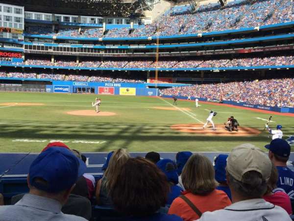 Rogers Centre, section: 125R, row: 15, seat: 3