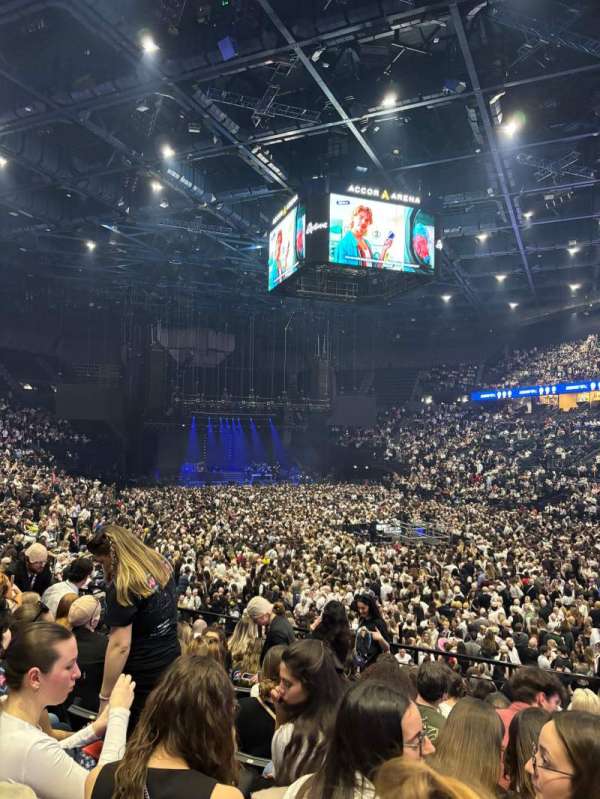 Accor Arena, section: T, row: 13, seat: 04