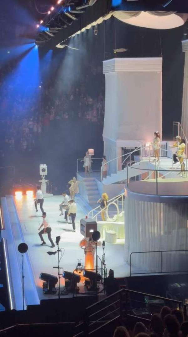 Accor Arena, section: G, row: 09, seat: 14