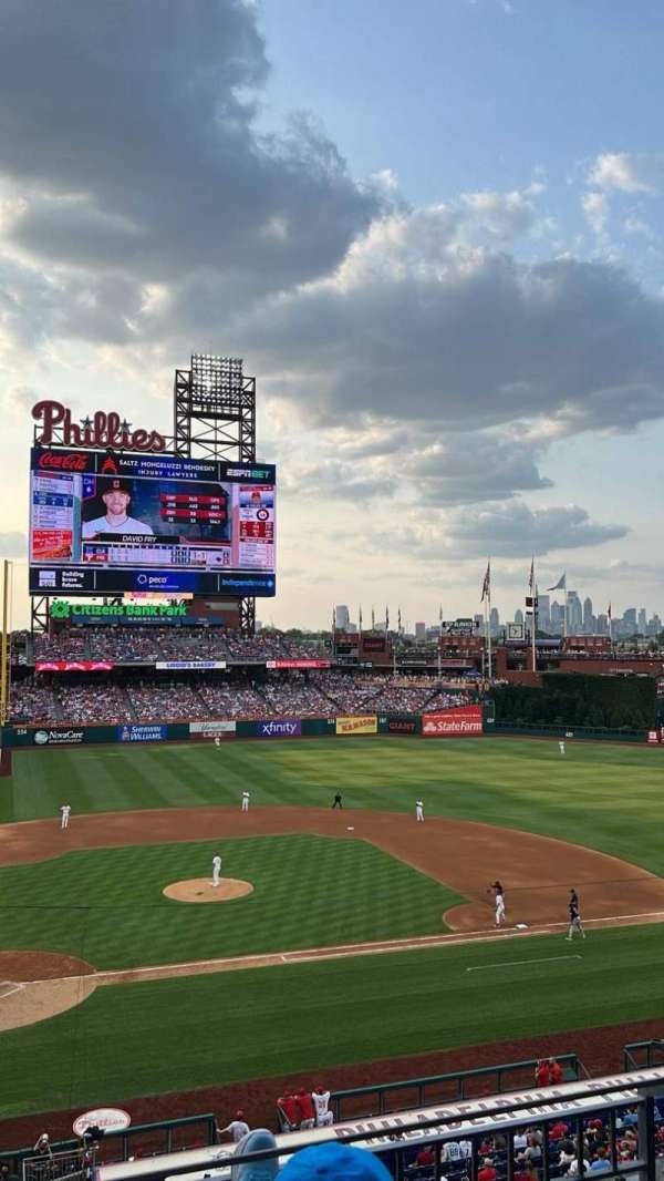 Citizens Bank Park, section: 218, row: 3, seat: 6
