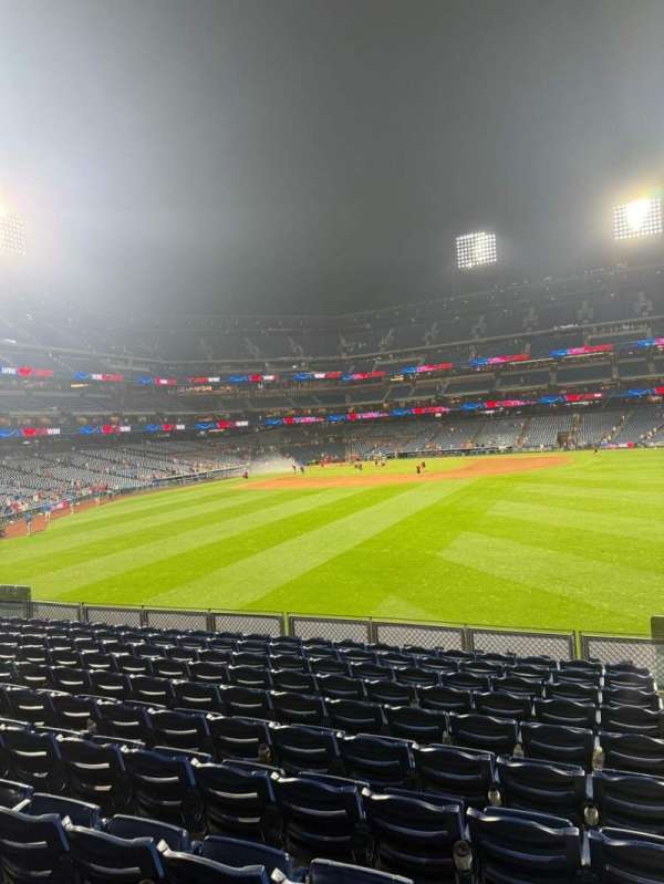 Citizens Bank Park, section: 103, row: 11, seat: 1